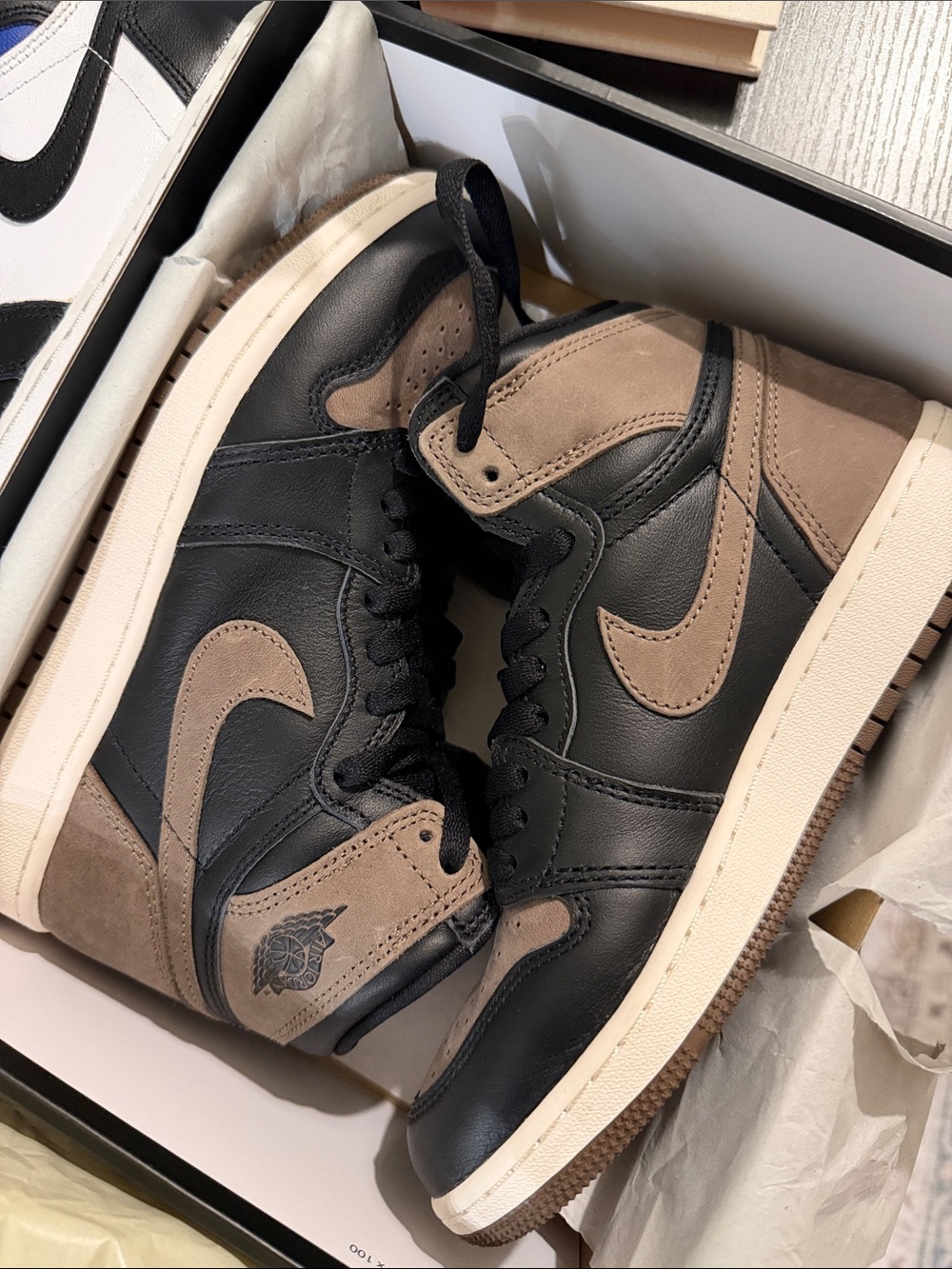 Jordan 1 women’s High-Top Palomino new size 6 womens